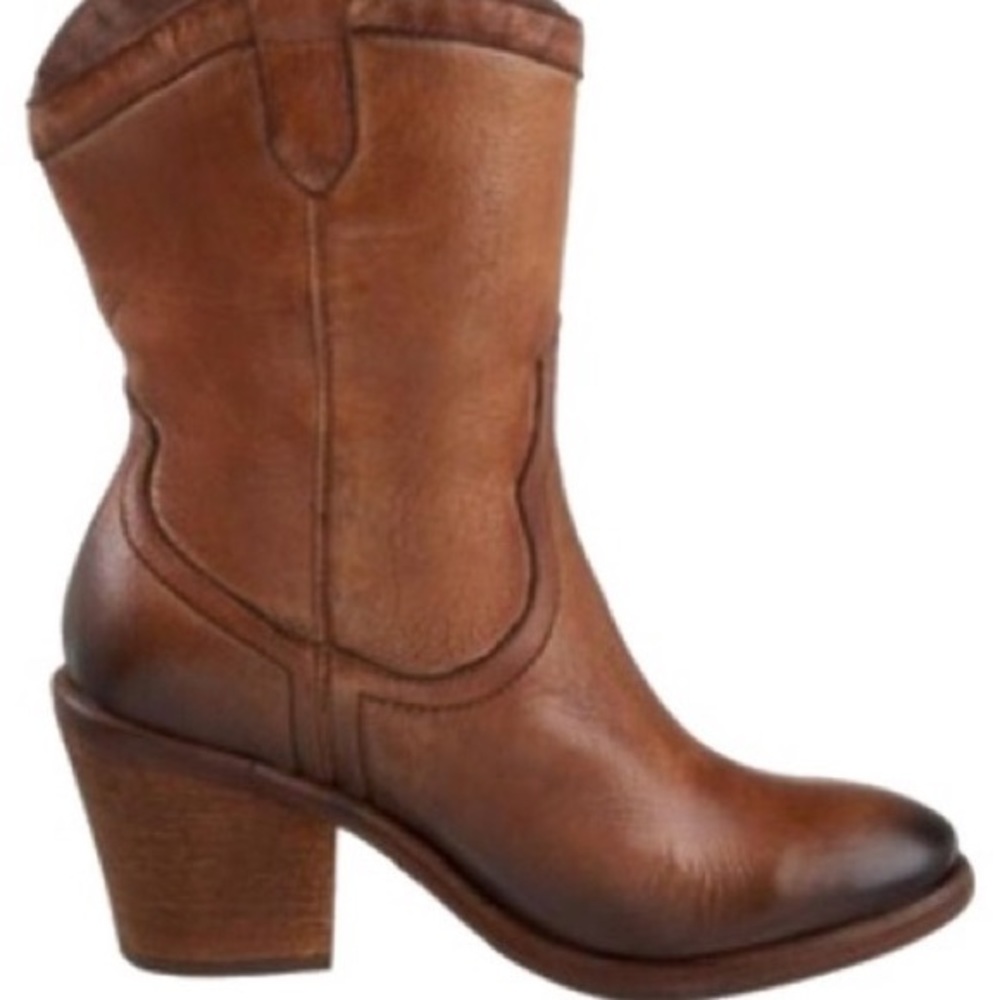 Sam Edelman Nile tan western boots.
